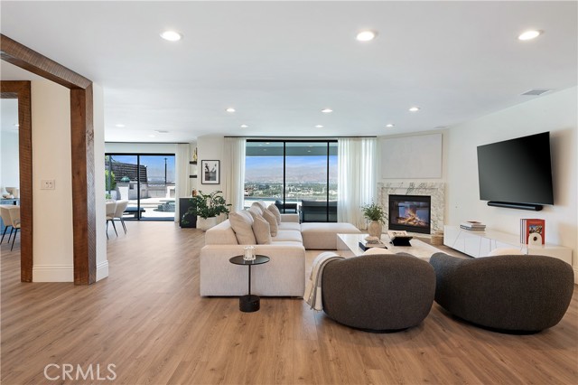 Detail Gallery Image 7 of 46 For 11039 Wrightwood Pl, Studio City,  CA 91604 - 3 Beds | 3 Baths