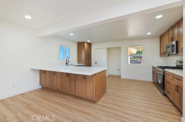 Detail Gallery Image 13 of 32 For 7695 Lakeside Dr, Jurupa Valley,  CA 92509 - 3 Beds | 2 Baths