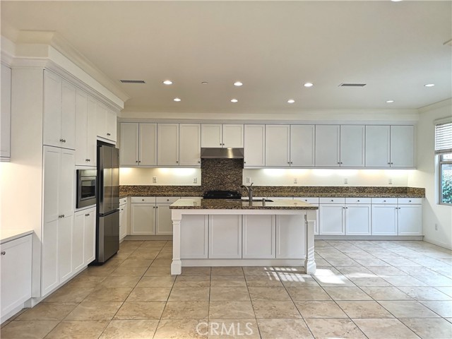 27 Larkfield, Irvine CA: https://media.crmls.org/medias/863ec5c1-705b-4ca6-a3ff-ef10617632ad.jpg