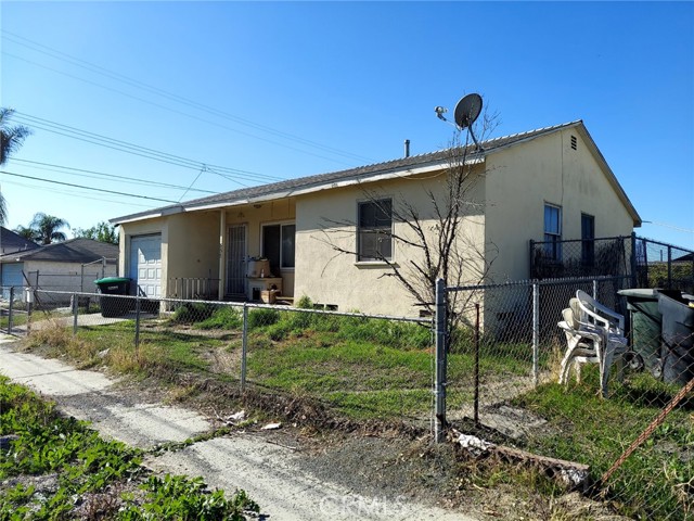 472 E E, Colton CA: https://media.crmls.org/medias/863ed8e5-6e42-4e7d-b0e3-bcbc64e105f3.jpg