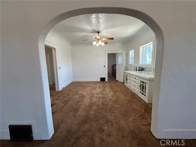Detail Gallery Image 6 of 51 For 405 N a St, Madera,  CA 93638 - 4 Beds | 1 Baths