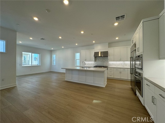 Detail Gallery Image 15 of 40 For 114 Seep, Irvine,  CA 92618 - 4 Beds | 4 Baths