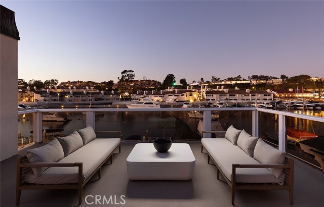 1201 N Bay Front, Newport Beach CA: https://media.crmls.org/medias/863fc5b9-a354-43b1-9ea1-0d089da994d0.jpg