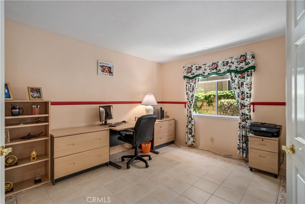 https://media.crmls.org/medias/86405de7-c724-4307-a2d1-d27846645484.jpg?preset=X-Large