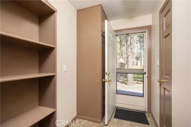 Detail Gallery Image 10 of 24 For 433 Conklin Rd, Big Bear Lake,  CA 92315 - 2 Beds | 1/1 Baths