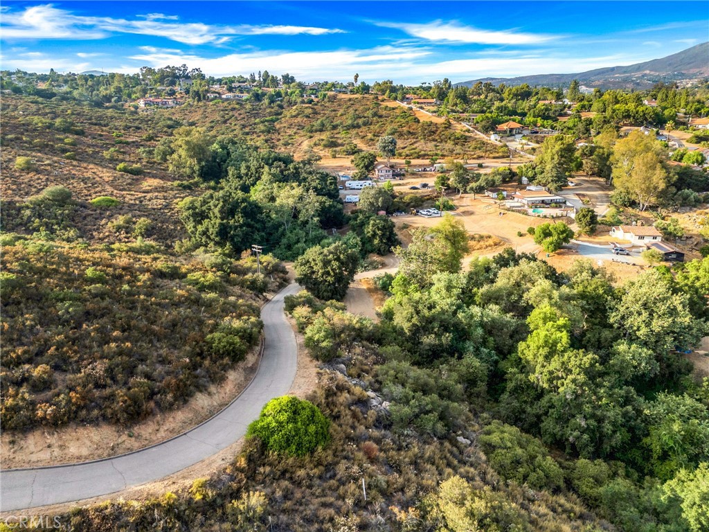 https://media.crmls.org/medias/8640fe36-8702-4f58-b0de-27a968217656.jpg?preset=X-Large