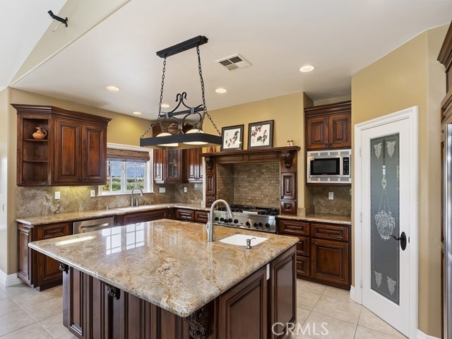 Detail Gallery Image 27 of 70 For 36090 Monte De Oro Rd, Temecula,  CA 92592 - 6 Beds | 5 Baths