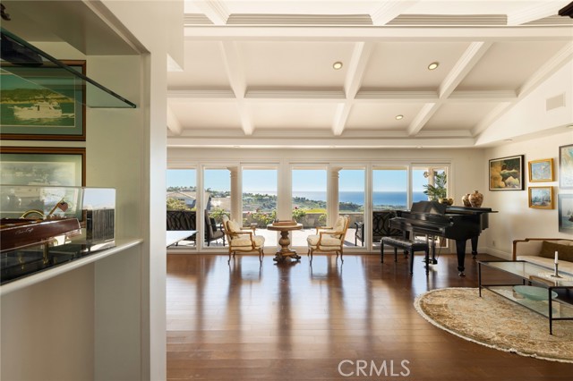 Detail Gallery Image 13 of 38 For 1 Jade, Corona Del Mar,  CA 92625 - 4 Beds | 3/1 Baths