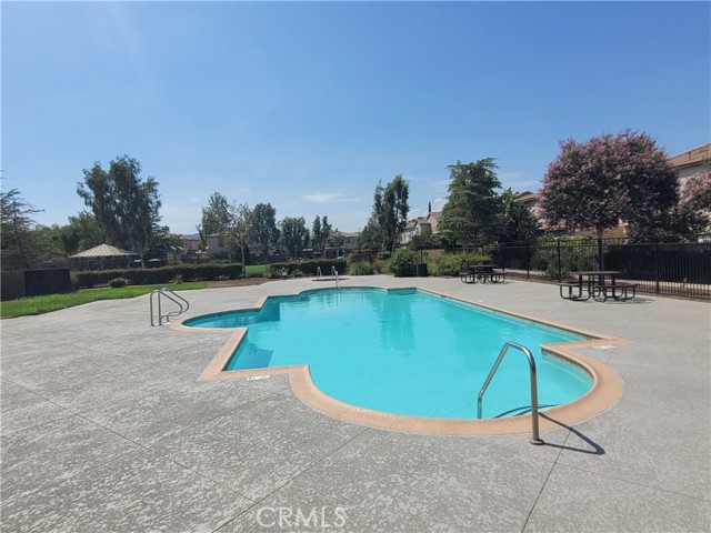 4022 Sutton Court, Riverside CA: https://media.crmls.org/medias/86420d80-e85d-479f-88cf-d841641ba9e3.jpg