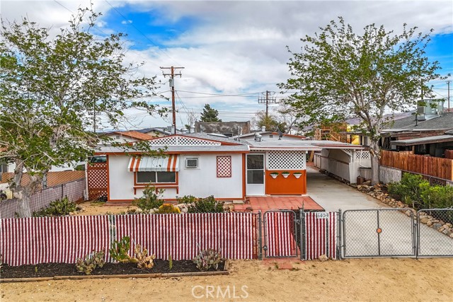 Detail Gallery Image 1 of 1 For 6403 Mountain View St, Joshua Tree,  CA 92252 - 2 Beds | 2 Baths