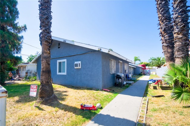 188 E 11th Street, San Bernardino CA: https://media.crmls.org/medias/8644a5f2-ab9a-4e06-90d8-d1ad92f46fab.jpg