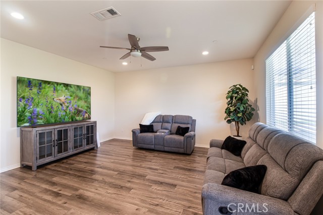 Detail Gallery Image 13 of 34 For 14216 Tuscany Pl, Beaumont,  CA 92223 - 5 Beds | 3 Baths