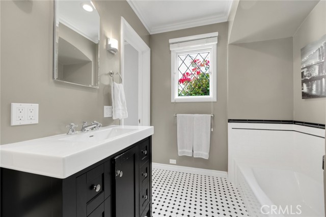 Detail Gallery Image 27 of 55 For 3310 Yorkshire Rd, Pasadena,  CA 91107 - 3 Beds | 3/1 Baths