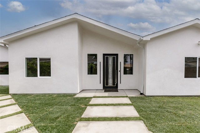 15009 Wyandotte Street, Van Nuys CA: https://media.crmls.org/medias/86456118-92de-4c06-a39f-ec330f1e6ed5.jpg