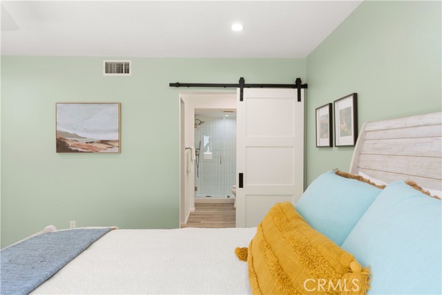 1425 E 2nd Street, Long Beach CA: https://media.crmls.org/medias/8645a6cf-77f2-437d-9268-d60b796eda0b.jpg