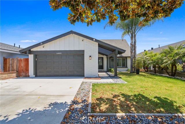 Detail Gallery Image 1 of 27 For 14822 Foxcroft Rd, Tustin,  CA 92780 - 3 Beds | 2/1 Baths