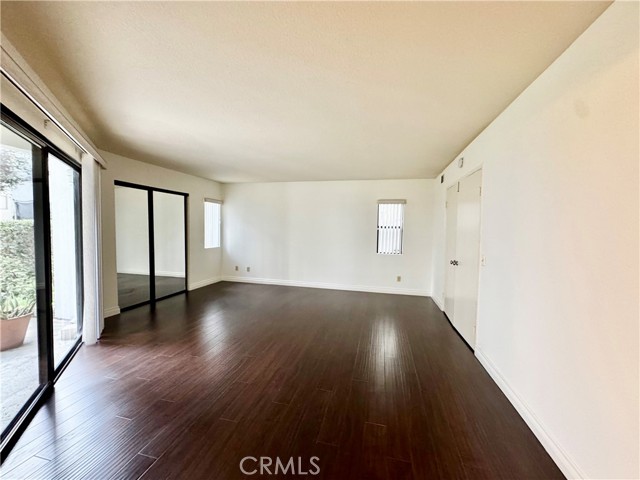 5727 E Stillwater Avenue, Orange CA: https://media.crmls.org/medias/86462364-3cf0-4b06-b591-d23873f6987e.jpg