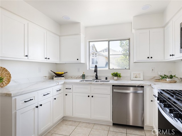 23238 Colony Park Drive, Carson CA: https://media.crmls.org/medias/8646fc85-f00c-42c7-8dd8-6c02bc7fb0a4.jpg