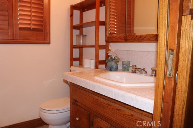 Detail Gallery Image 9 of 13 For 985 W 9th, San Pedro,  CA 90731 - 4 Beds | 2 Baths