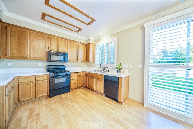 Detail Gallery Image 11 of 44 For 5569 Spur Ct, Fontana,  CA 92336 - 4 Beds | 2/1 Baths