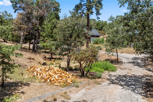 27115 Spring Lane, Lake Arrowhead CA: https://media.crmls.org/medias/8648ecd6-a30b-409d-8231-d069f0cfb681.jpg