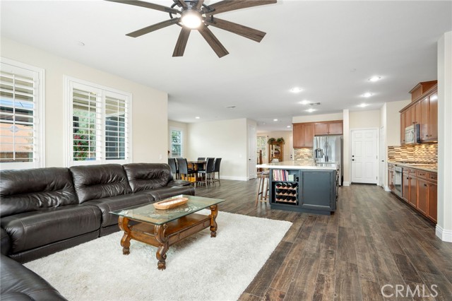 Detail Gallery Image 32 of 52 For 20530 Cheryl Ln, Saugus,  CA 91350 - 5 Beds | 4 Baths