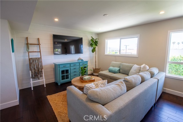 807 El Redondo Avenue, Redondo Beach CA: https://media.crmls.org/medias/864b9cc9-0e9b-4d46-9299-4cbe49456ff7.jpg