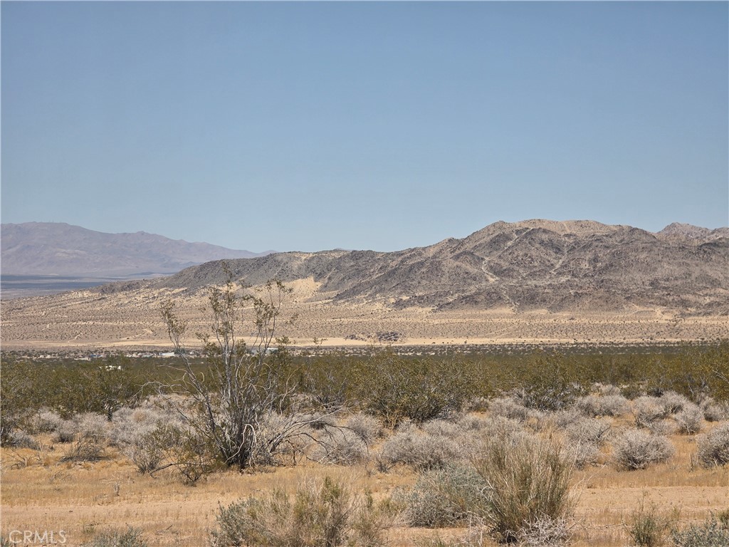 https://media.crmls.org/medias/864bb392-e076-433b-8d1d-2b9125af5394.jpg?preset=X-Large