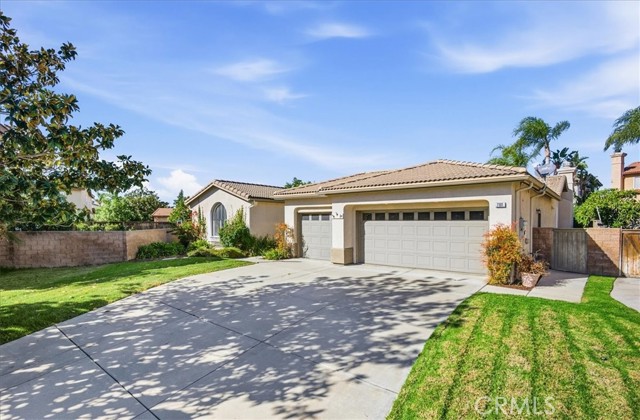 Detail Gallery Image 2 of 42 For 7101 Tawny Owl Ct, Corona,  CA 92880 - 4 Beds | 2 Baths