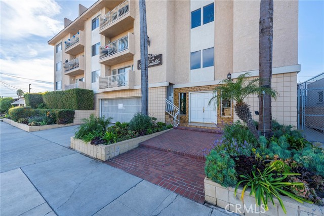 Detail Gallery Image 2 of 25 For 1311 S Grand Ave #14,  San Pedro,  CA 90731 - 2 Beds | 1 Baths