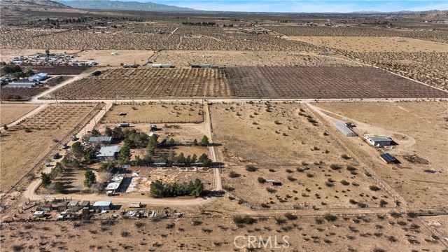 Detail Gallery Image 10 of 47 For 27002 via Seco St, Apple Valley,  CA 92308 - 4 Beds | 2 Baths