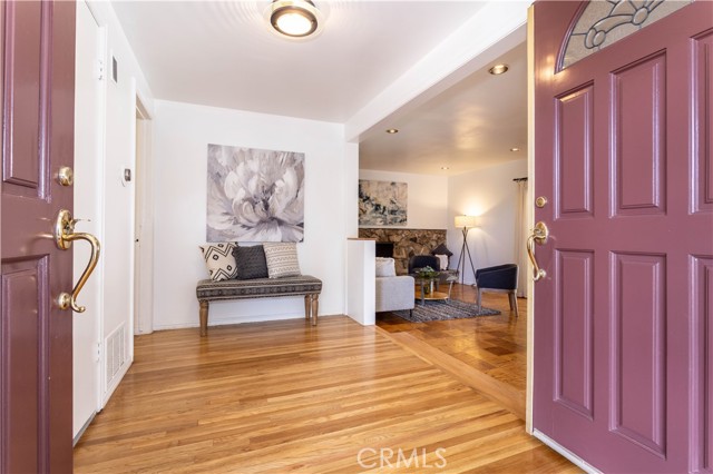 Detail Gallery Image 6 of 35 For 18157 Donmetz St, Porter Ranch,  CA 91326 - 3 Beds | 2 Baths