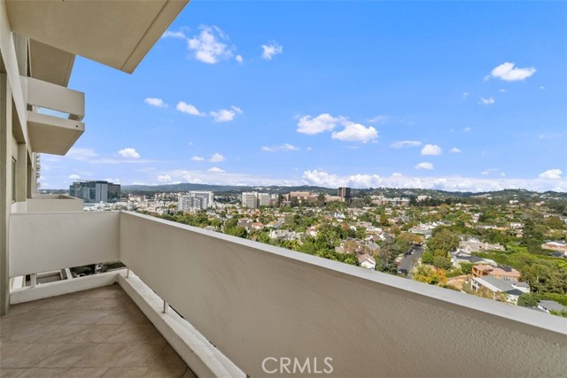 Detail Gallery Image 12 of 30 For 10701 Wilshire Blvd #1501,  Los Angeles,  CA 90024 - 2 Beds | 2 Baths