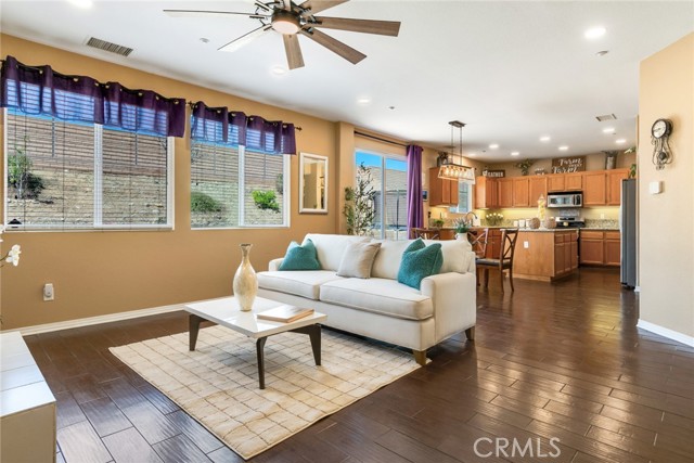 Detail Gallery Image 9 of 36 For 15190 Fox Ridge Dr, Fontana,  CA 92336 - 3 Beds | 2/1 Baths