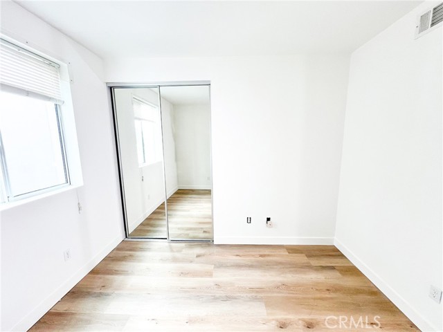 Detail Gallery Image 7 of 14 For 1183 Crenshaw Bld #201,  Los Angeles,  CA 90019 - 2 Beds | 2 Baths