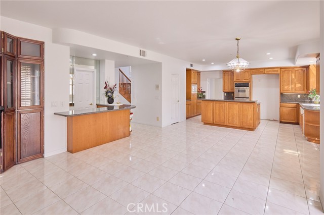 Detail Gallery Image 12 of 34 For 18662 Jockey Cir, Huntington Beach,  CA 92648 - 5 Beds | 4 Baths