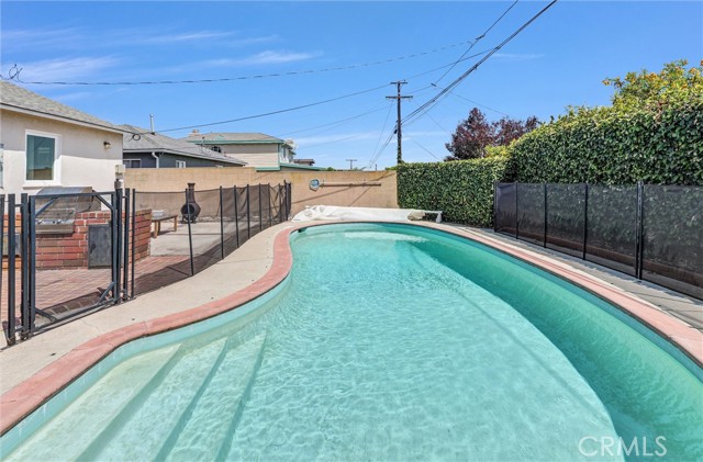 Detail Gallery Image 4 of 28 For 22228 Warmside, Torrance,  CA 90505 - 3 Beds | 1 Baths