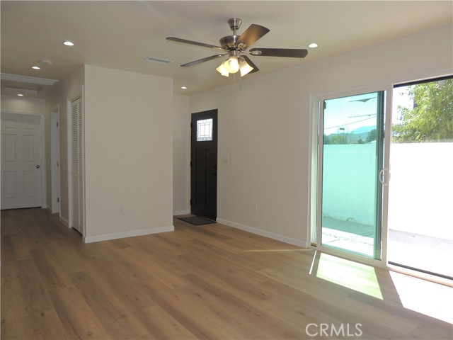 Detail Gallery Image 6 of 27 For 27871 1/2 Galeton, Canyon Country,  CA 91387 - 2 Beds | 2 Baths