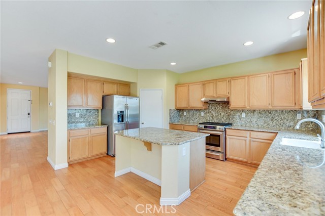 12139 Serra Avenue, Chino CA: https://media.crmls.org/medias/86517886-1b83-42d6-a3ab-41dbca776316.jpg