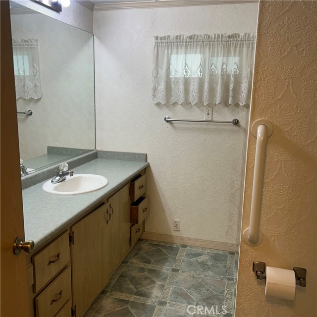 450 Judson Avenue, Redlands CA: https://media.crmls.org/medias/8651c779-49db-4c26-8f29-1b1b96a803bc.jpg