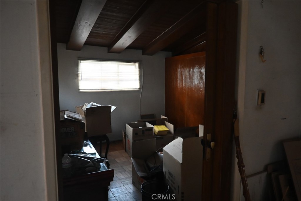 https://media.crmls.org/medias/8651ed93-e892-49d0-a650-03d69d86e384.jpg?preset=X-Large