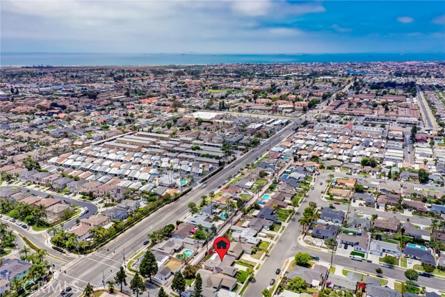 5272 Caliente Drive, Huntington Beach CA: https://media.crmls.org/medias/8651f24e-bfa5-40cc-beab-cbf6d3464e5d.jpg