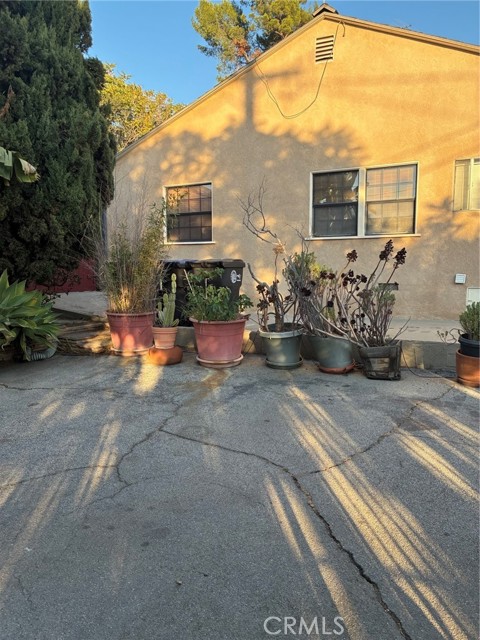 Detail Gallery Image 2 of 2 For 339 S Madison, Los Angeles,  CA 91205 - 2 Beds | 2 Baths