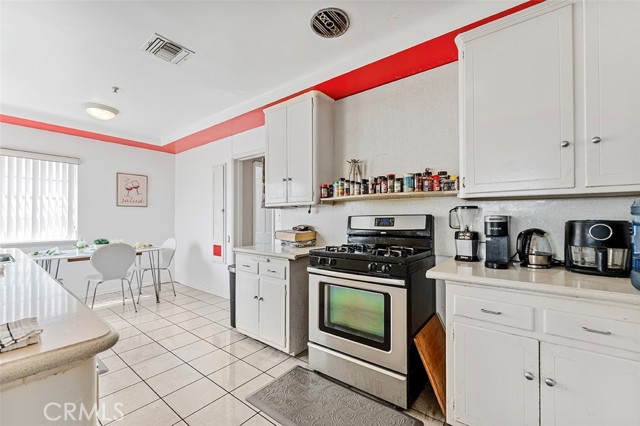 Detail Gallery Image 17 of 31 For 5144 Southridge Ave, Los Angeles,  CA 90043 - 3 Beds | 2/1 Baths