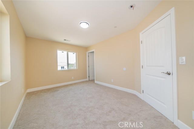 555 N Meridian Avenue, San Bernardino CA: https://media.crmls.org/medias/8652e31e-cda0-4b46-bd83-29a76a2f6fb8.jpg