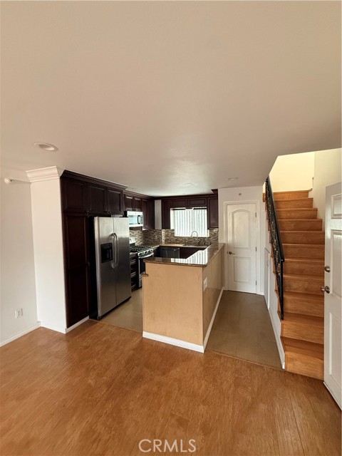 Detail Gallery Image 7 of 25 For 345 W Acacia, Glendale,  CA 91204 - 2 Beds | 2/1 Baths