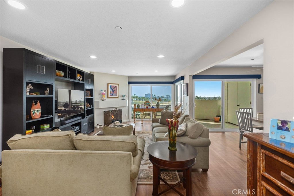 280 Cagney Lane #209