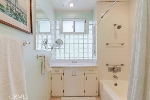 11594 Morrison Street, North Hollywood CA: https://media.crmls.org/medias/86538d49-403f-49c7-871c-99fa6970af7b.jpg