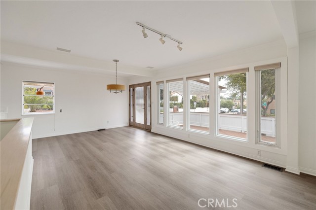 Detail Gallery Image 18 of 37 For 551 Avenue B, Redondo Beach,  CA 90277 - 3 Beds | 2/1 Baths