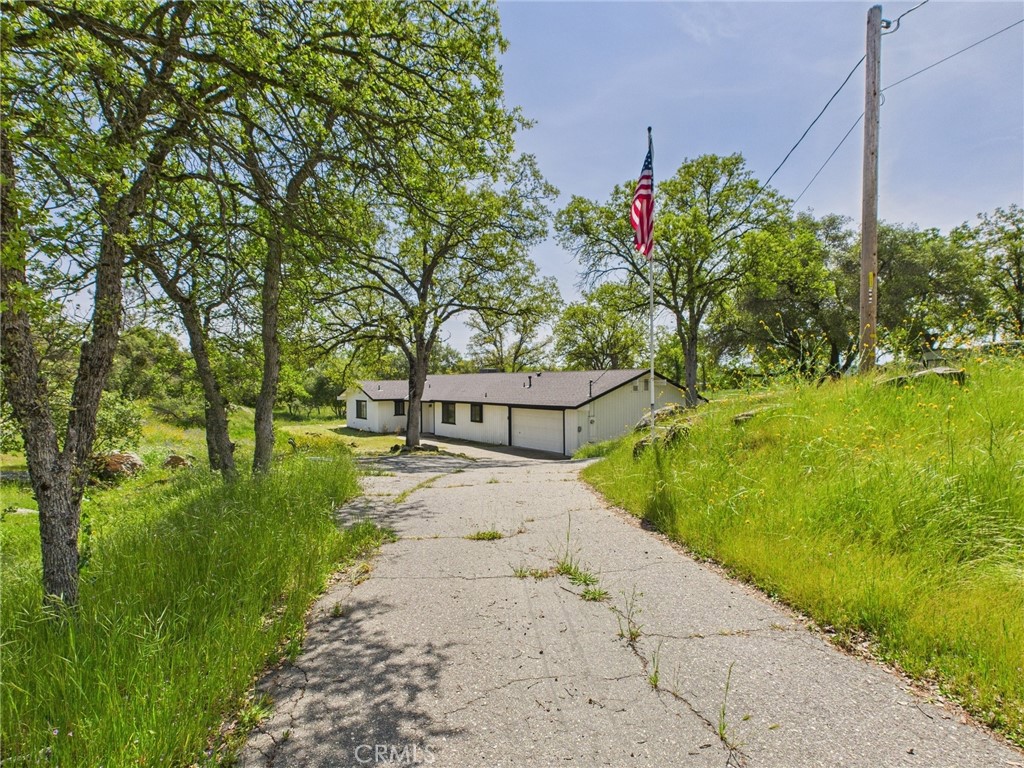 https://media.crmls.org/medias/8653c6cd-1bb0-41e0-b1a4-213e62c90e89.jpg?preset=X-Large